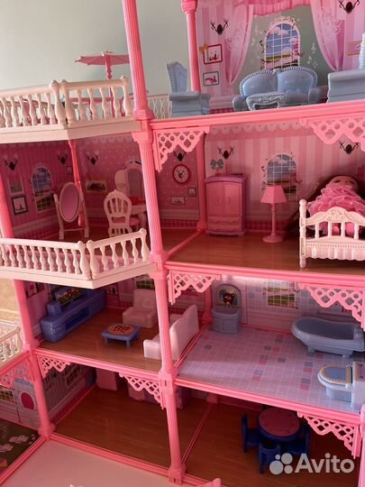 Кукольный домик с мебелью