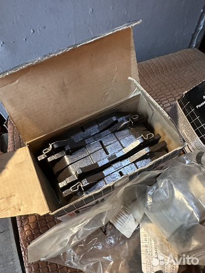 Тормозные колодки toyota land cruiser 100 ADB3831