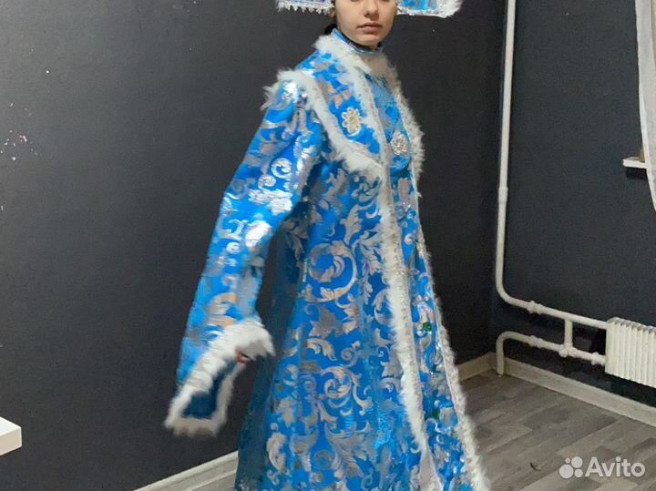 Костюм Снегуручки с кокошником для взрослых