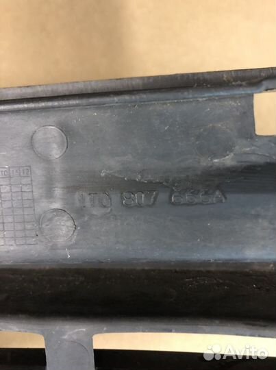 Решетка переднего бампера VW Touran 1T