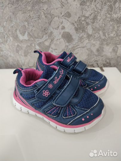 Кроссовки детские