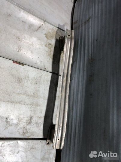 Усилитель бампера Audi A4 B9