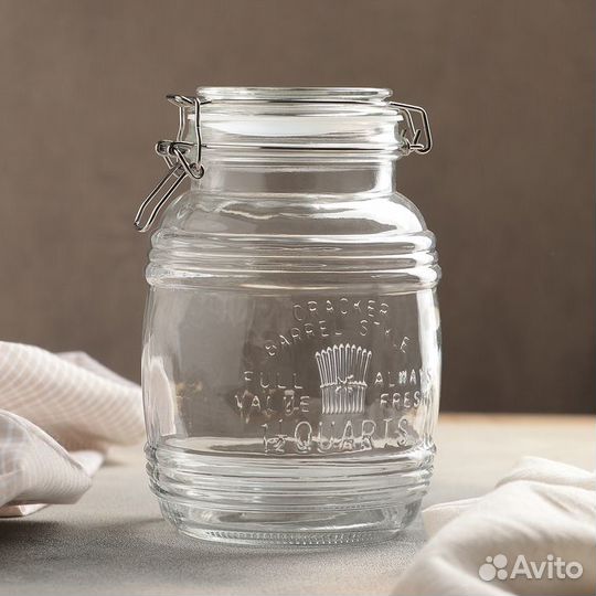 Банка стеклянная для сыпучих продуктов с бугельным