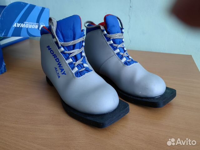 Лыжные ботинки