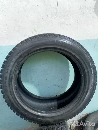 Marshal KW22 215/55 R17