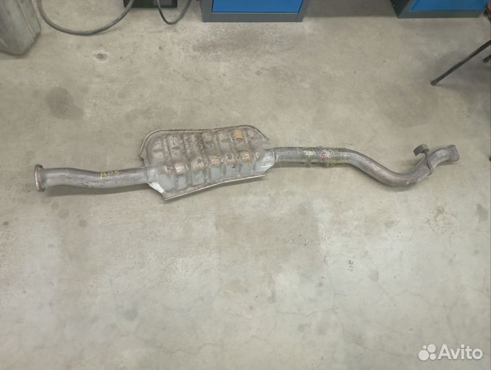 Средняя часть глушителя Субару Аутбек