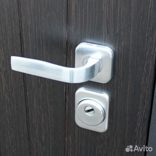 Входная дверь 