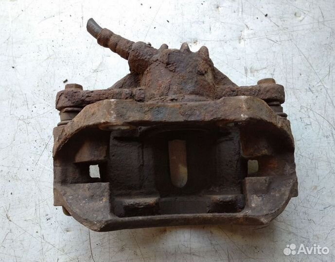 Суппорт передний левый Пежо 206