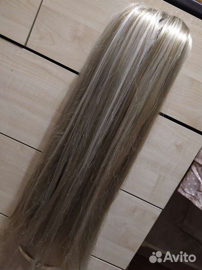 Хвост, шиньон, волосы на крабике мелирование