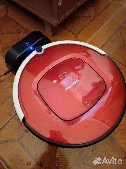 Робот пылесос Redmond rv-r580