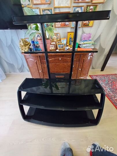 Продам столик для телевизора