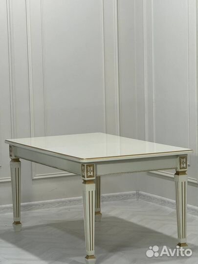 Комплект стол и стулья. В наличии