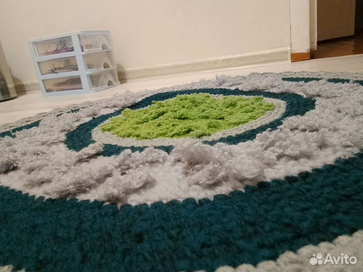 Коврик ручной работы