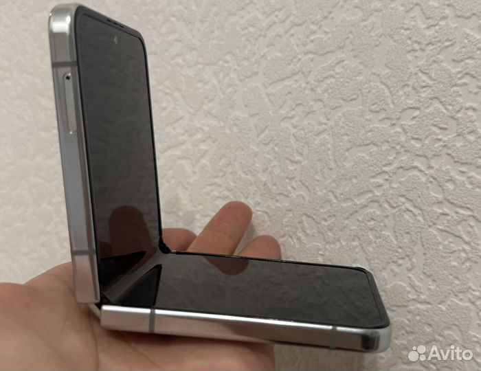Samsung Galaxy Z Flip5, 8/256 ГБ
