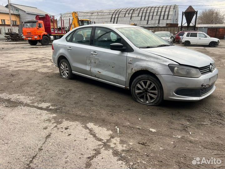 Упор капота Volkswagen Polo седан 2013