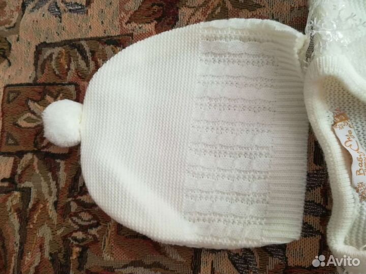 Вязаный набор(комбинезон,шапочка,пинетк)на выписку