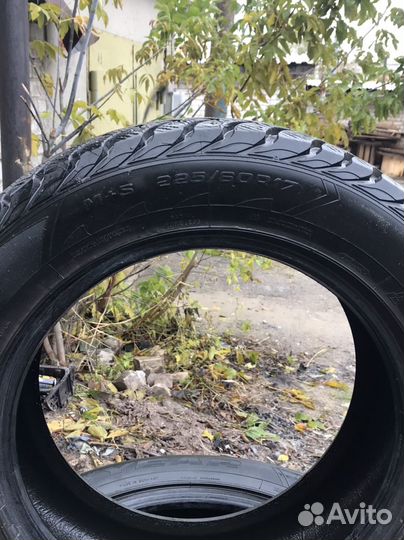 Goodyear UltraGrip Extreme 225/60 R17 99