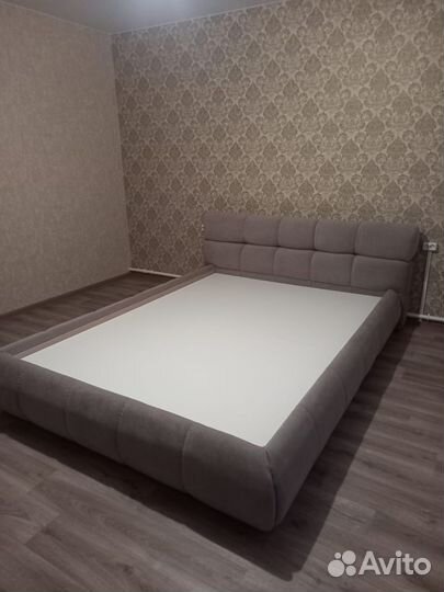 Новая кровать с матрасом 160 220