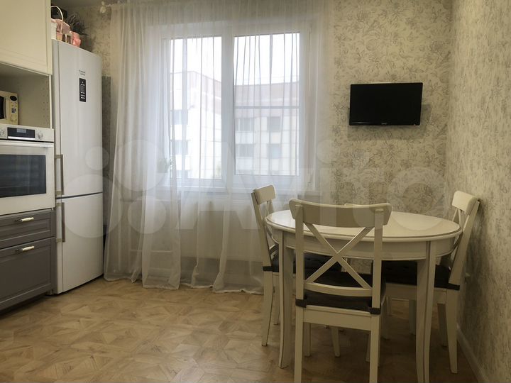 3-к. квартира, 93 м², 7/17 эт.