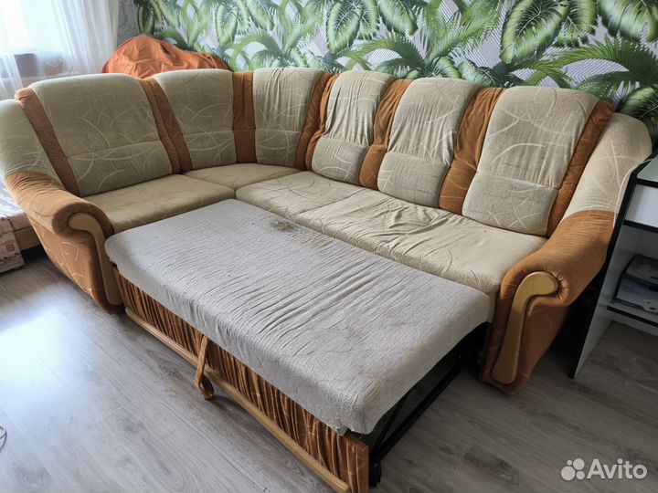 Большой угловой диван раскладной бу