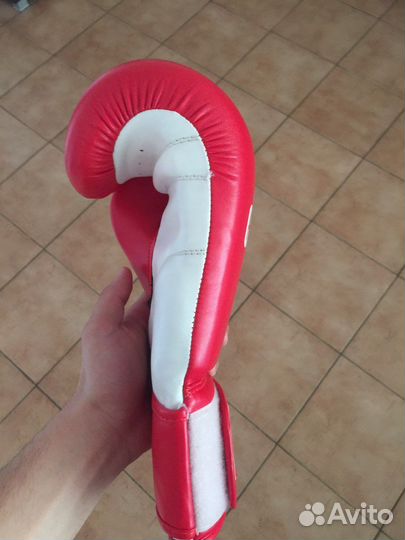 Боксерские перчатки clinch 14 oz