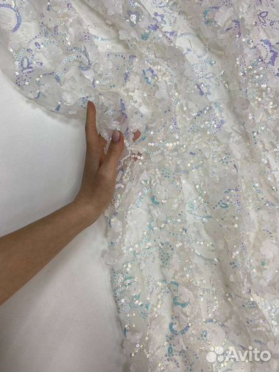 Сетка-фатин, расшитая пайетками