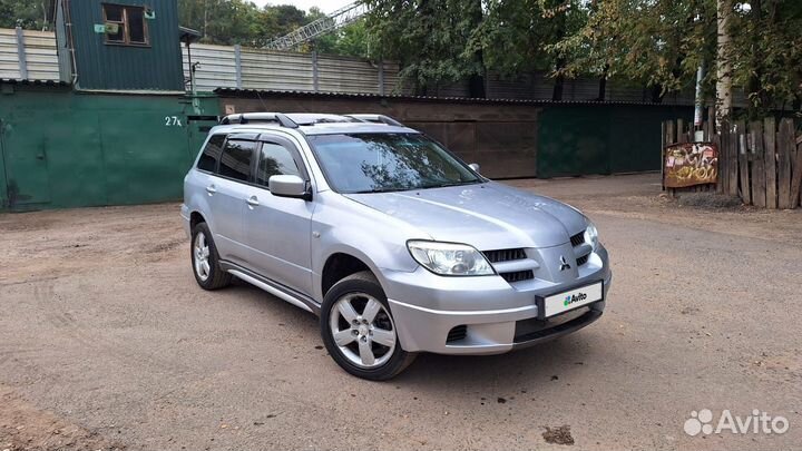 Mitsubishi Outlander 2.4 AT, 2004, 323 350 км