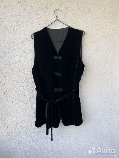 Жилет из шёлкового бархата St. Michael