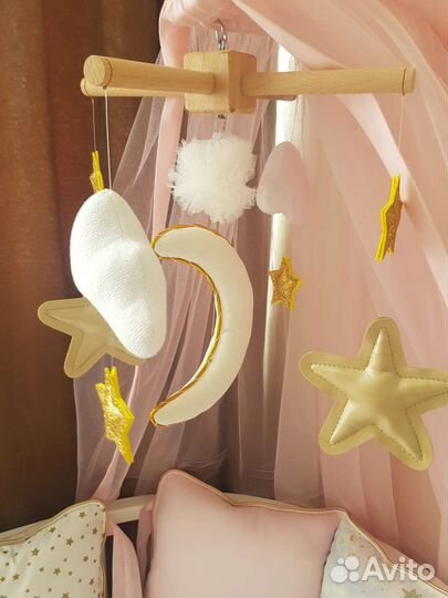 Мобиль на кроватку из фетра