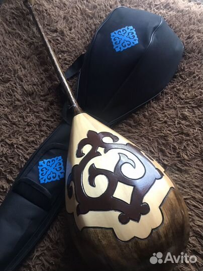 Домбра с чехлом