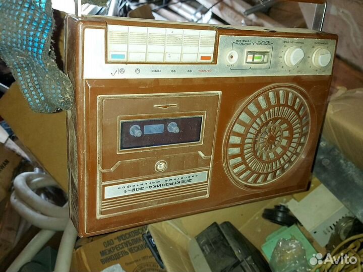 Кассетный магнитофон электроника