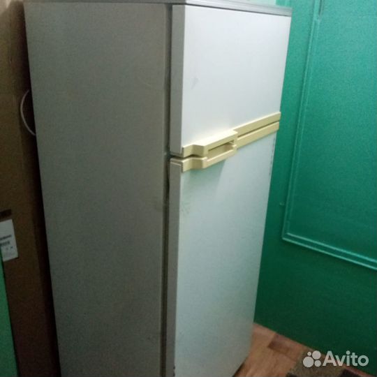 Холодильник бу рабочий