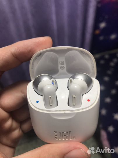 Беспроводные наушники JBL 220 TWS