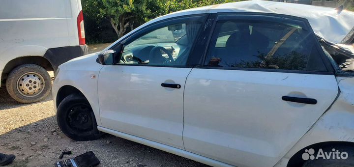 Volkswagen polo седан 1.6 на разбор