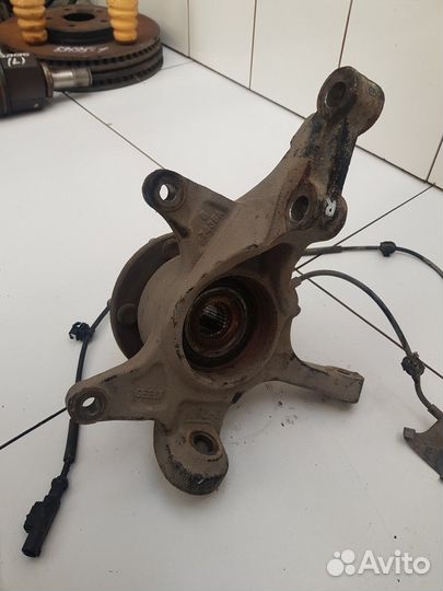 Кулак поворотный передний правый (Geely Atlas)