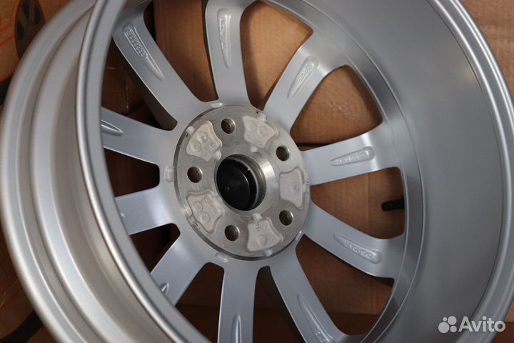 Volkswagen Golf Skoda Octavia R17 оригинал