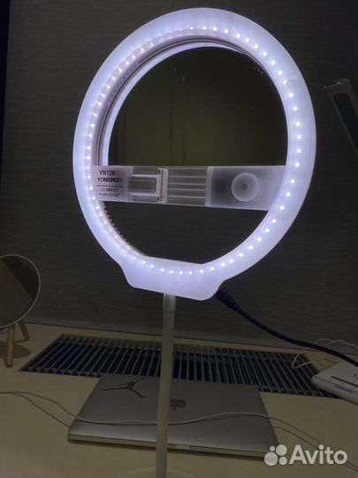 Кольцевая лампа