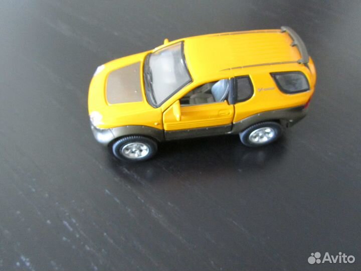 Модель Isuzu VehiCross 1 : 43