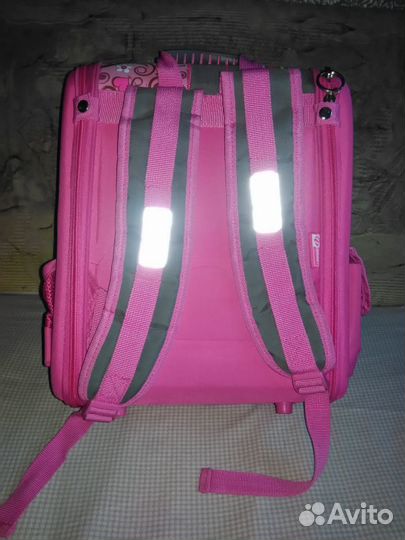 Ранец для девочки в отличном состоянии