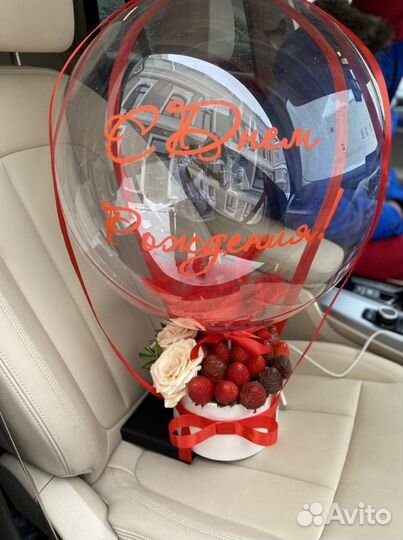 Клубничный букет, фруктовый букет,букет из роз