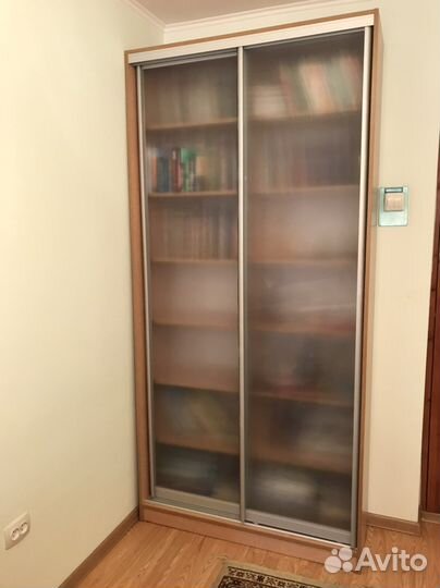 Книжный шкаф