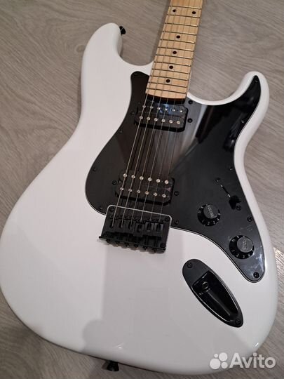 Отличн ая электрогитара. Пересыл
