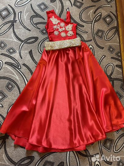 Костюм для восточных танцев красный