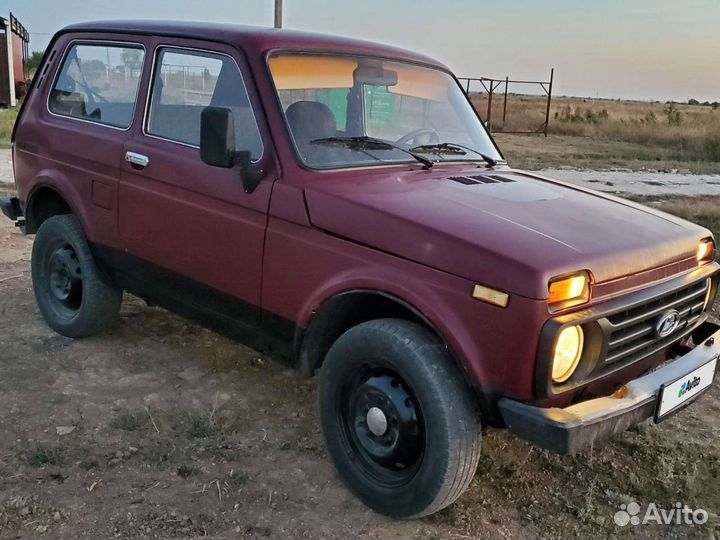 LADA 4x4 (Нива) 1.7 МТ, 2001, 110 000 км