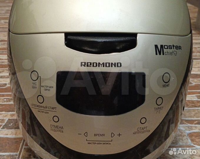 Клавиша крышки мультиварки Redmond