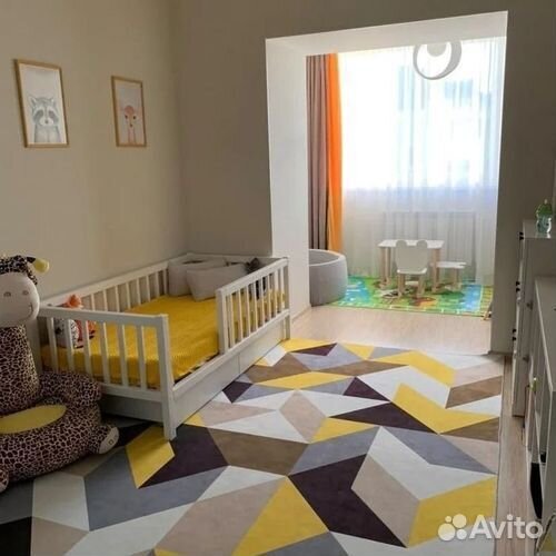 Кроватка сингл детская с бортиком из массива