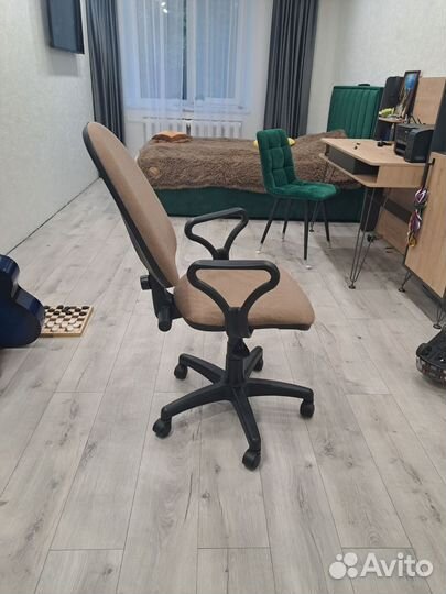 Компьютерный стул