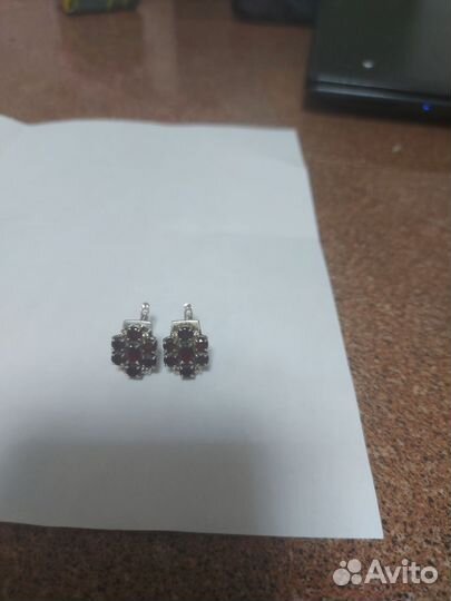 Серебряные серьги с гранатом