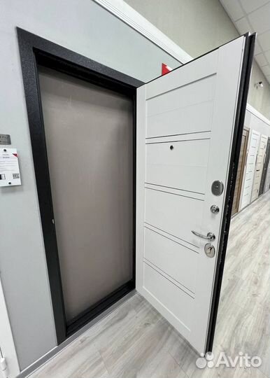 Входная дверь