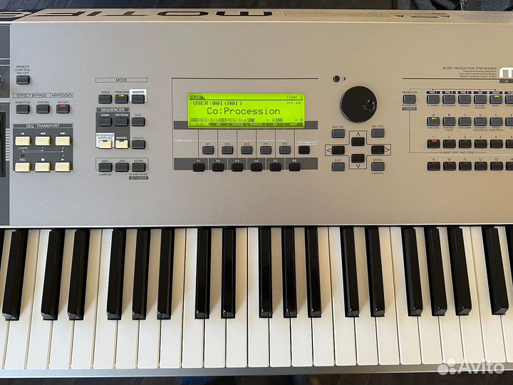 Синтезатор рабочая станция Yamaha Motif 8 (88кл)